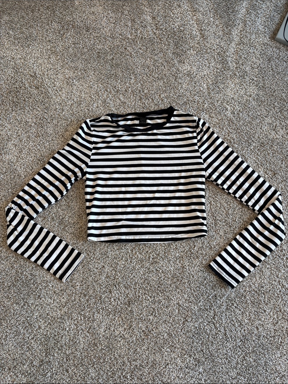 SHEIN Black & White Striped Long-Sleeve Crop Top Size Small